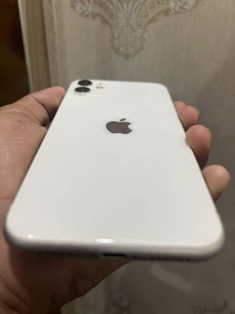 Apple iPhone 11 7