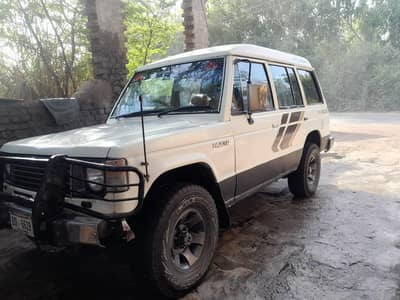 Mitsubishi Pajero 1987
