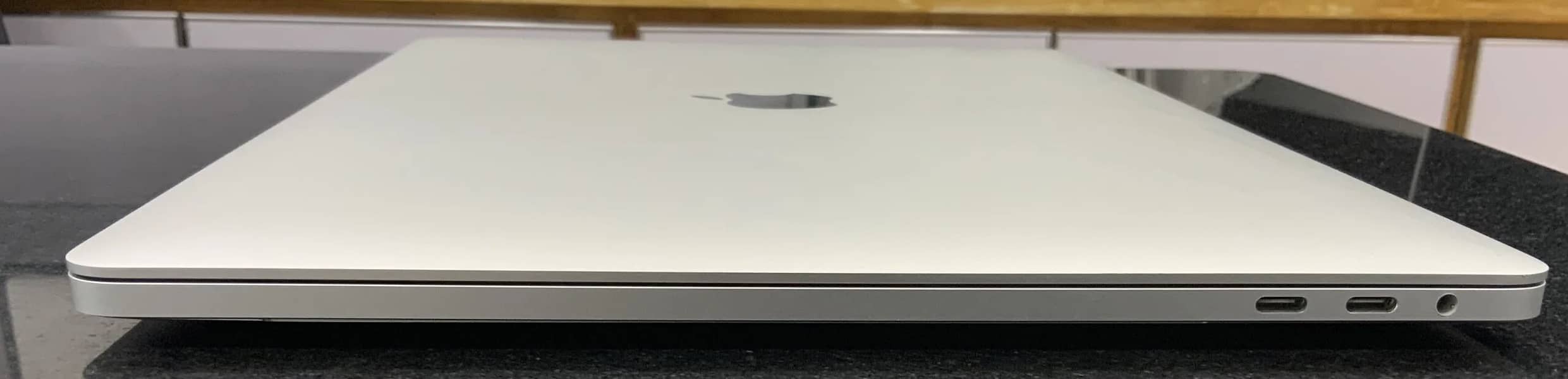 MacBook Pro Model 2017* Intel Core i7 2