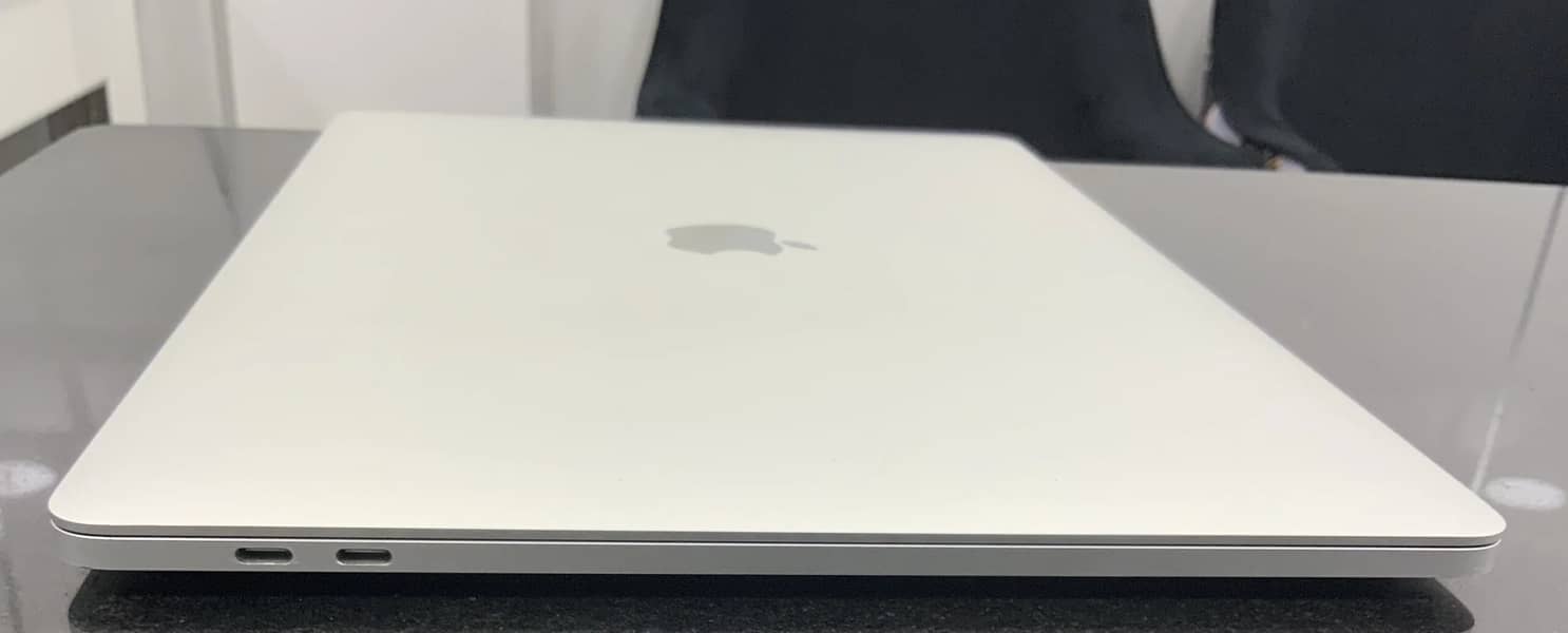 MacBook Pro Model 2017* Intel Core i7 3