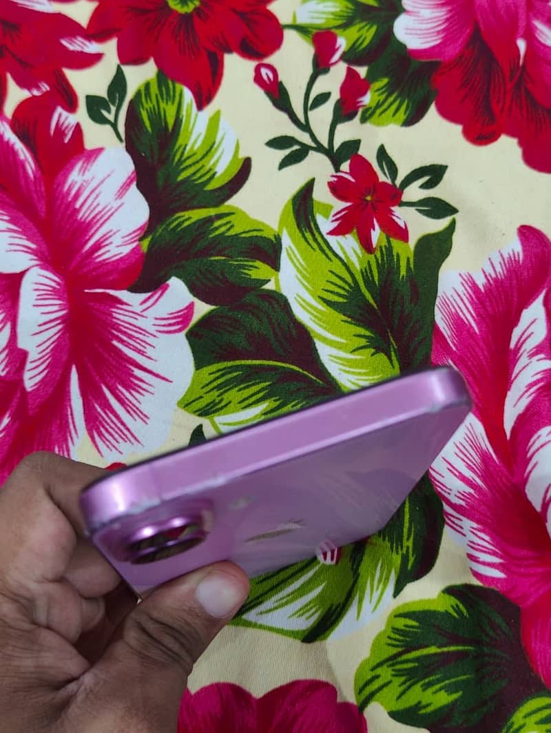 Apple iPhone 16 Plus 3