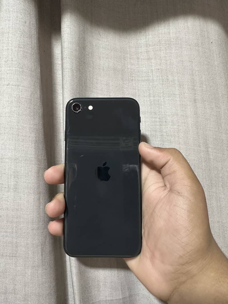 iPhone se2020 0