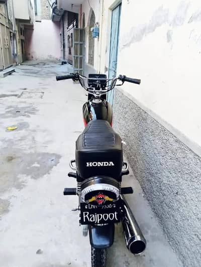 Honda bike 125cc urgent for sale model 2003 =0327/0306/574