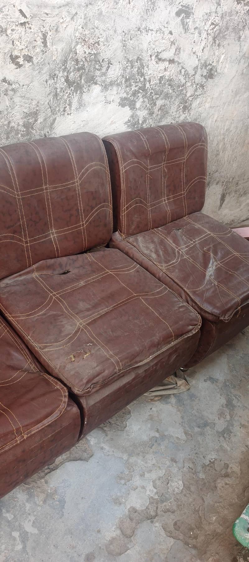 4 sofas best for office use 3