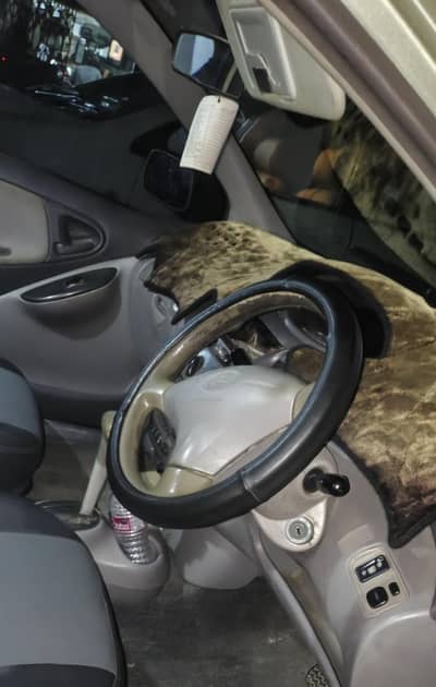 Toyota Platz 2000