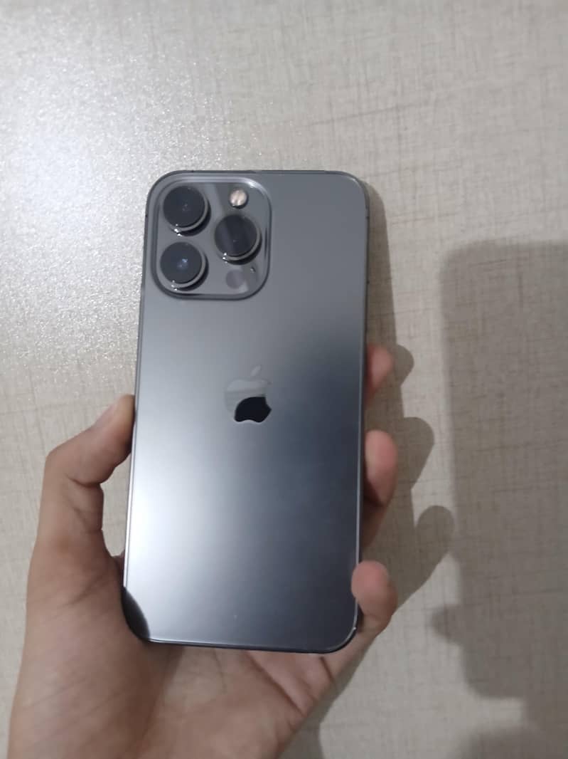 Apple iPhone 13 Pro 2