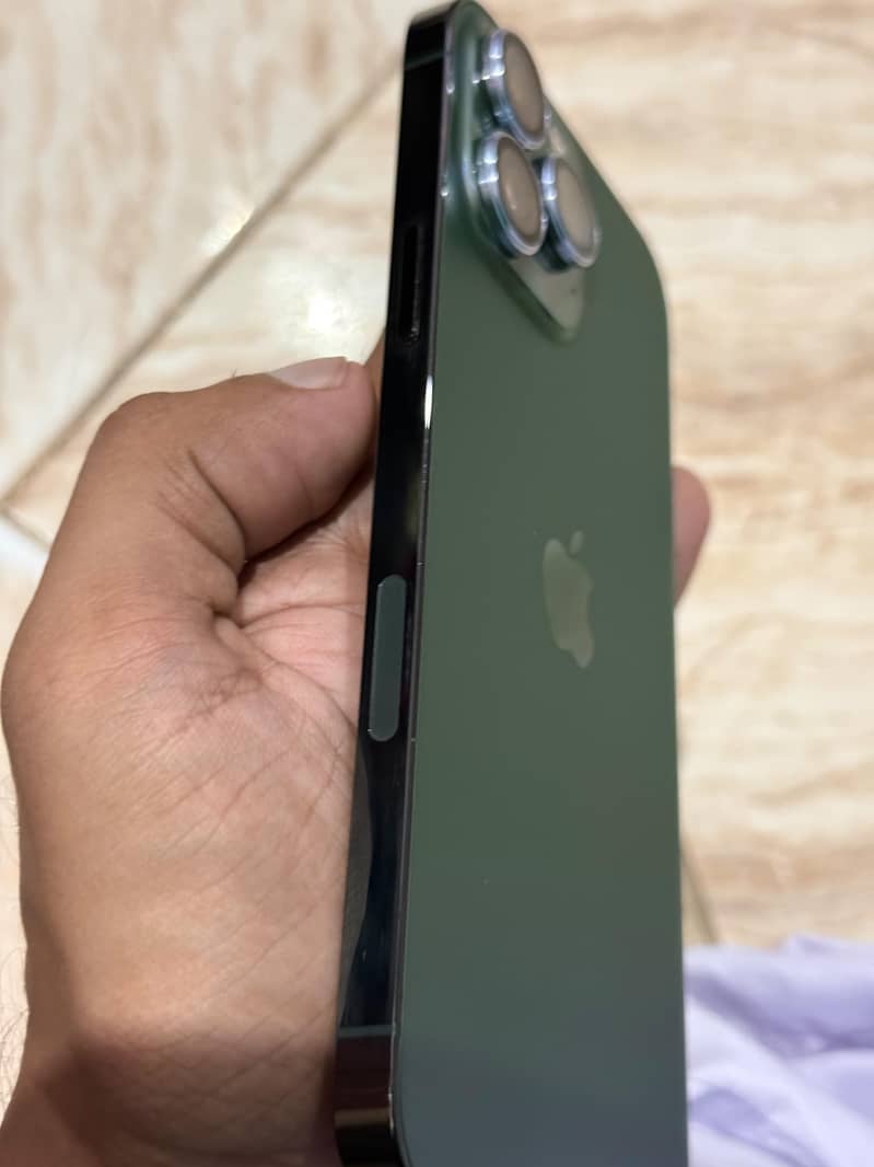 Apple iPhone 13 Pro Max 3