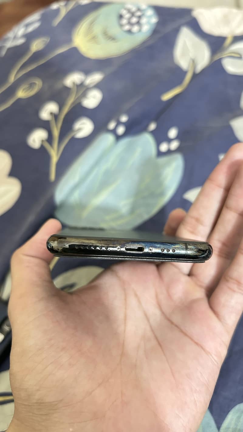 Apple iPhone 11 Pro 3