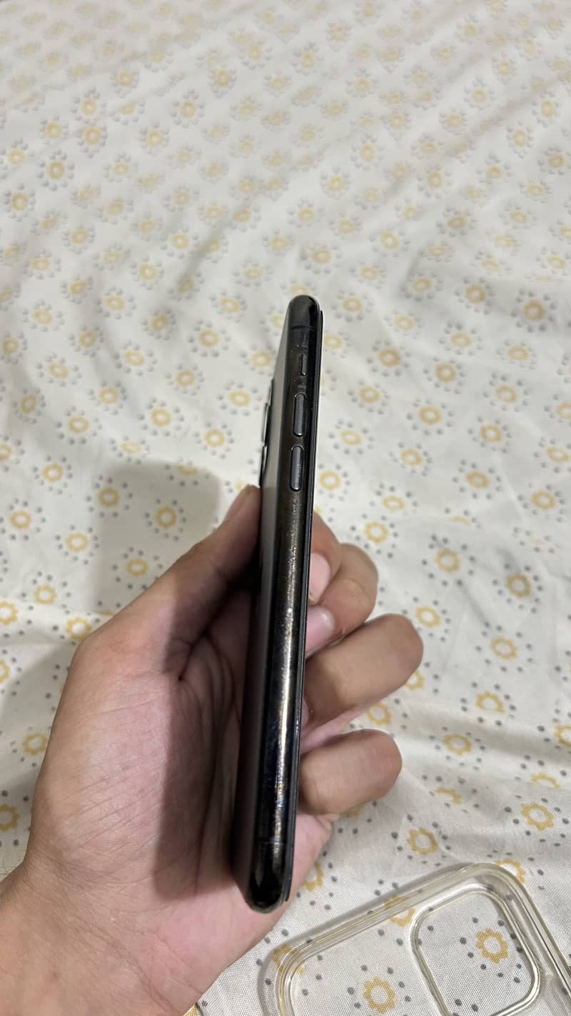 Apple iPhone 11 Pro 5