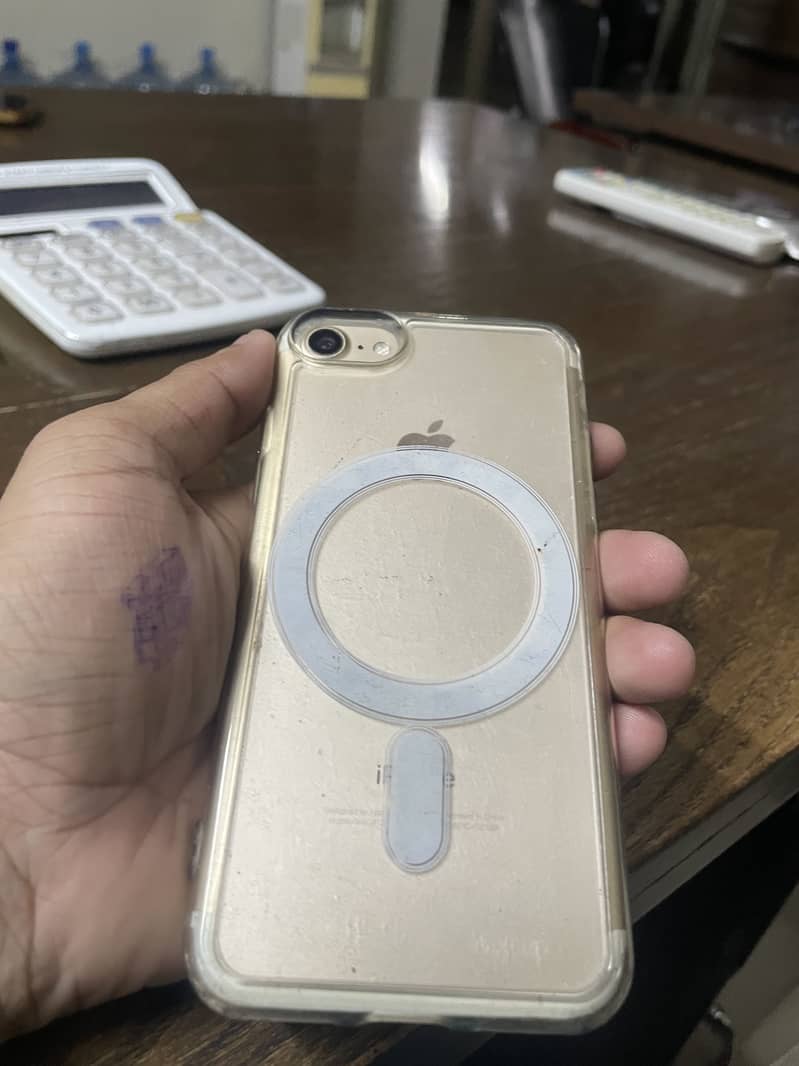 Apple iPhone 7 2