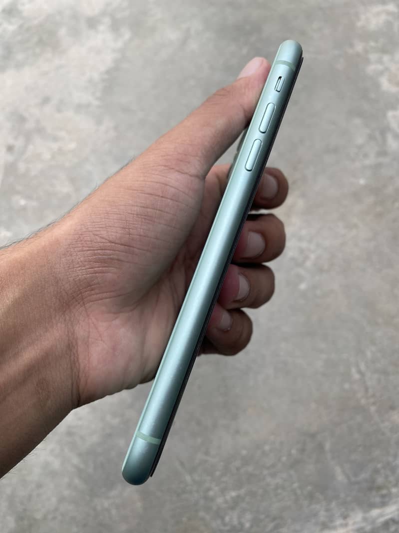 Apple iPhone 11 2