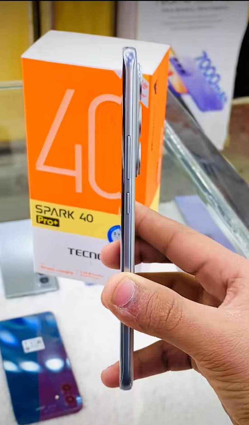 Tecno Spark 40 pro plus 4