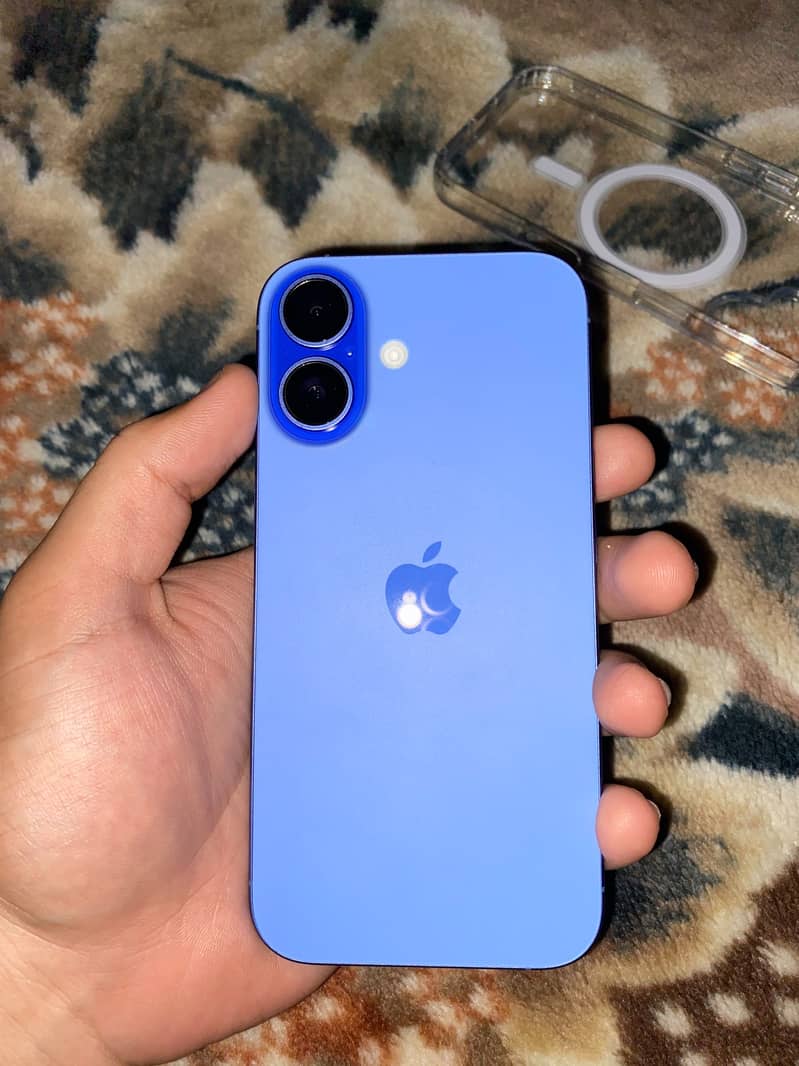 Apple iPhone 16 0