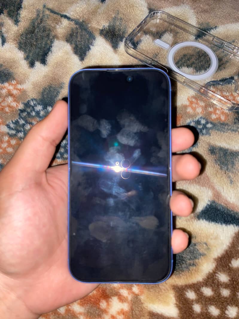 Apple iPhone 16 3
