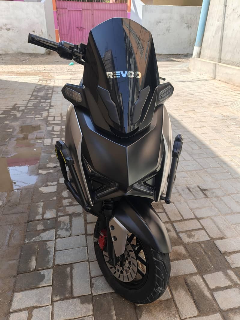 Revoo E52 0