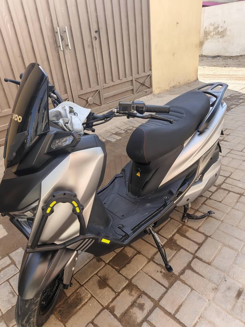 Revoo E52 1
