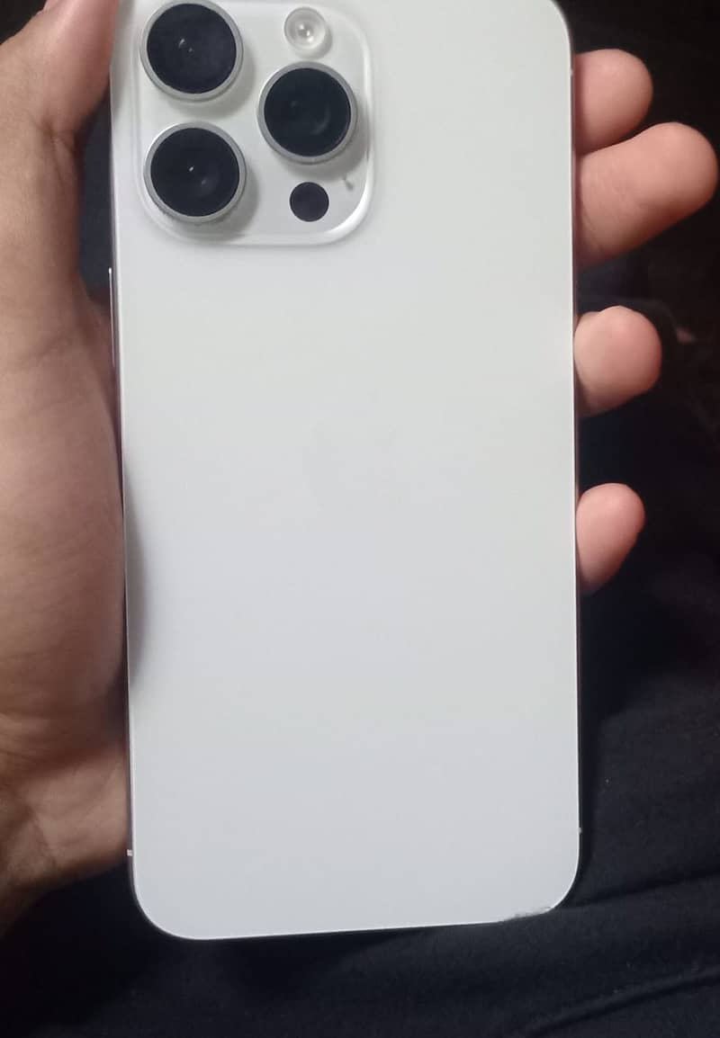 Apple iPhone 15 Pro Max 1