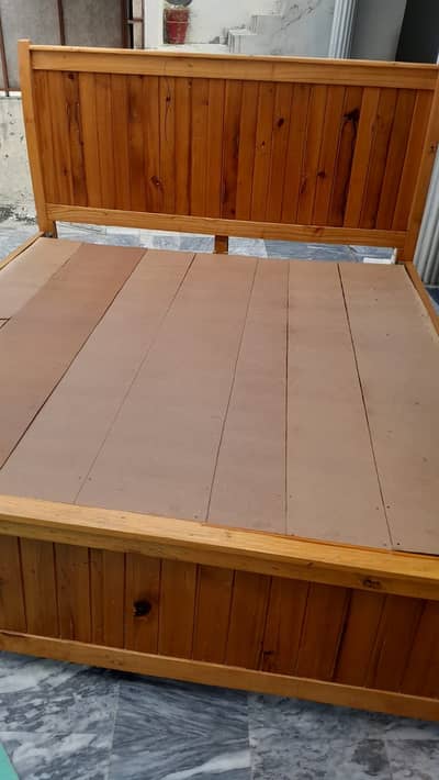 Bed set for sale urgent