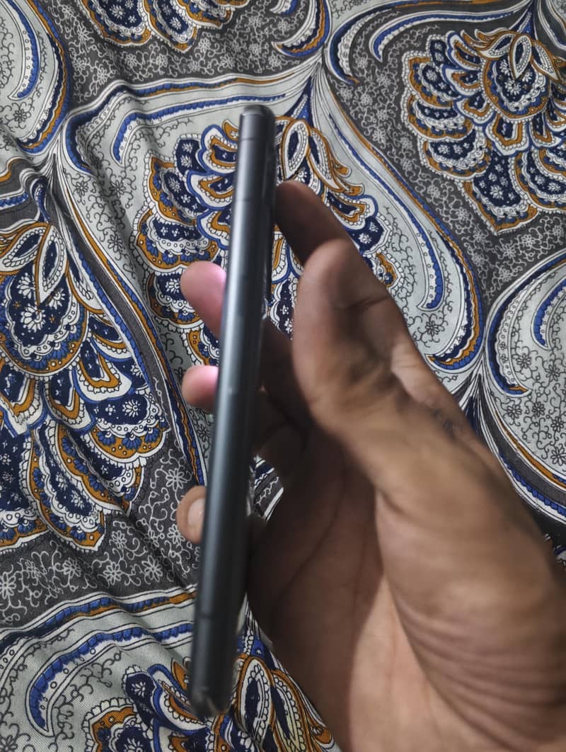 Google Pixel 7a 4