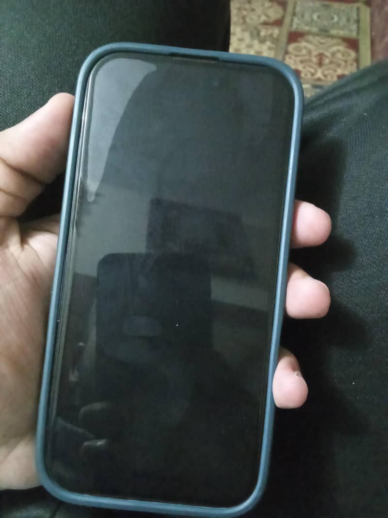 Apple iPhone 16 3