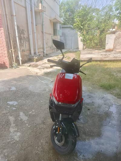 Electric Scooty Super Star Lithum Battery -just 518 KM Driven Like New