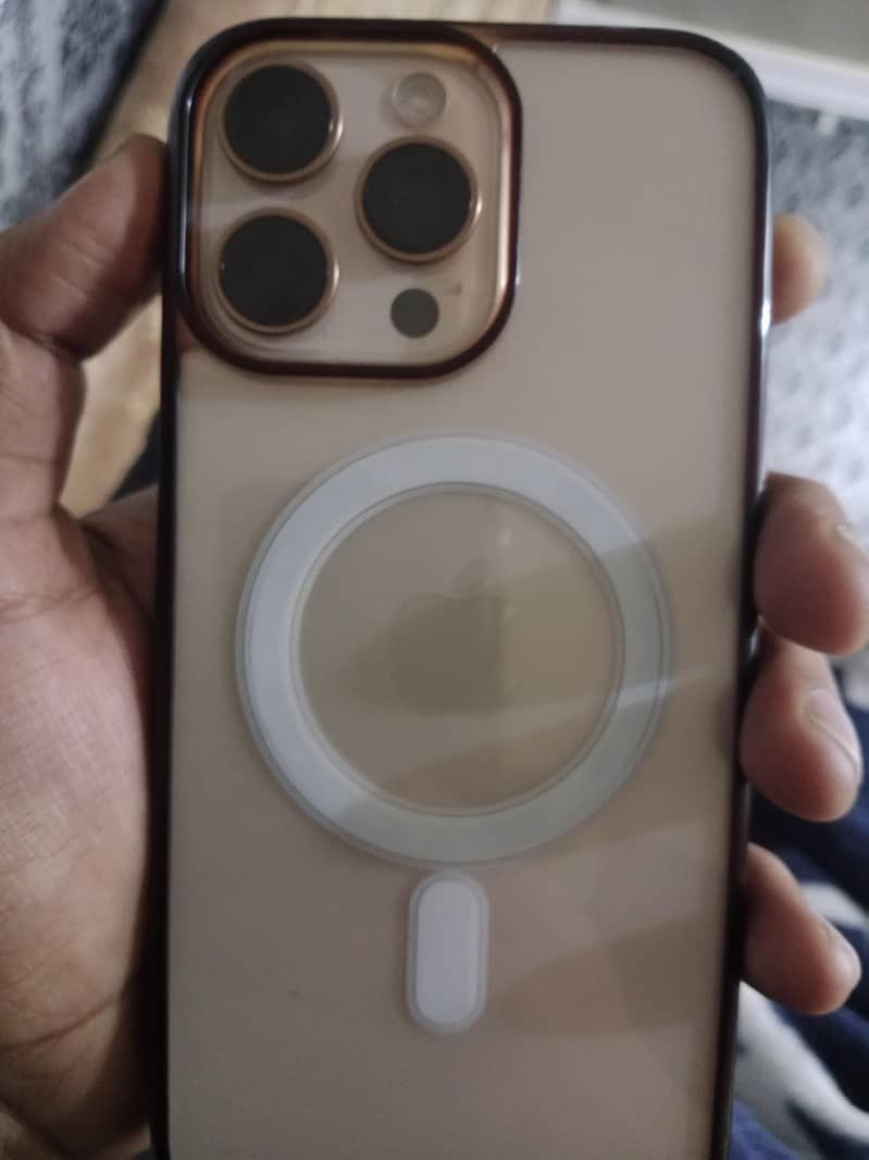 Apple iPhone 16 Pro Max 0