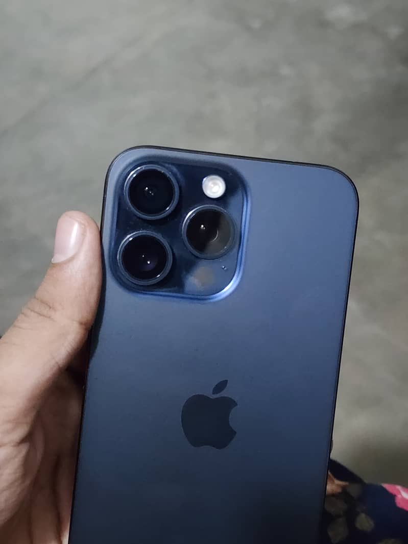 Apple iPhone 15 Pro Max 2