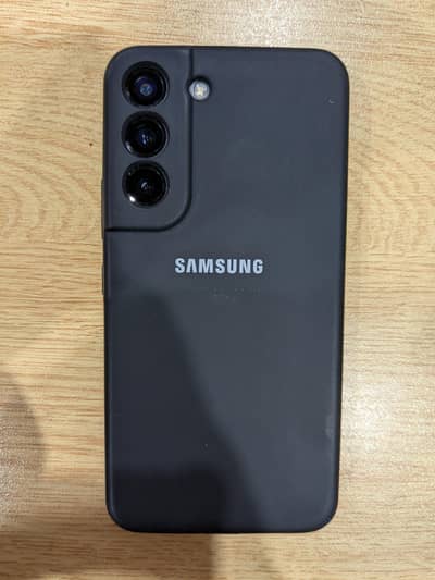Samsung Mobile S22 10/10 condition