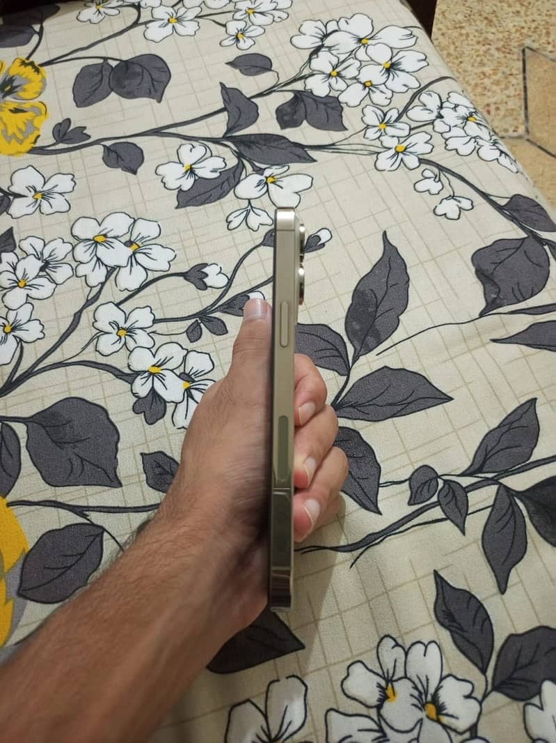 Iphone 14pro max 3
