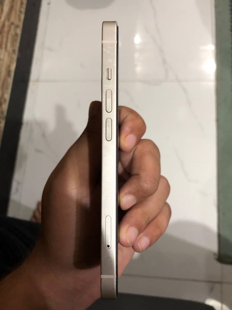 Apple iPhone 14 4