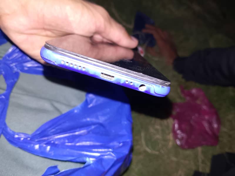 Realme C2 4