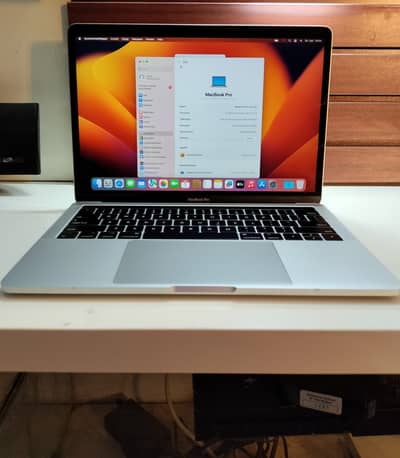 macbook pro 2017 16gb 512gb i. 7 processes