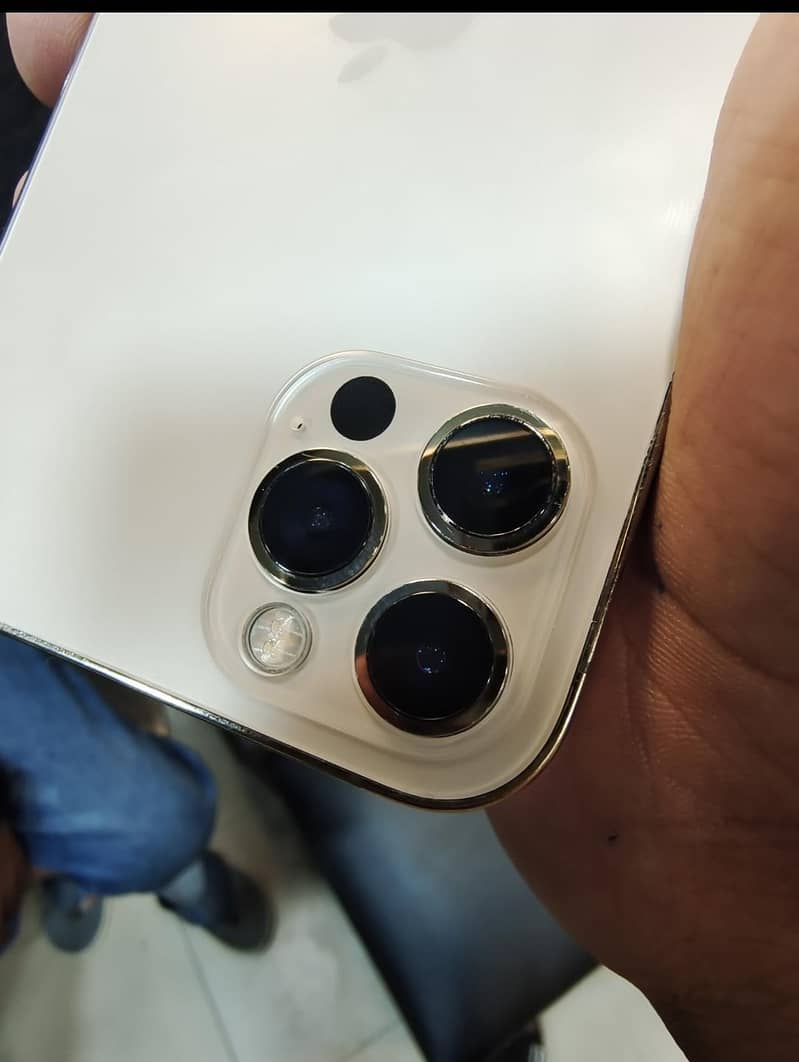 iPhone 12 Pro 1