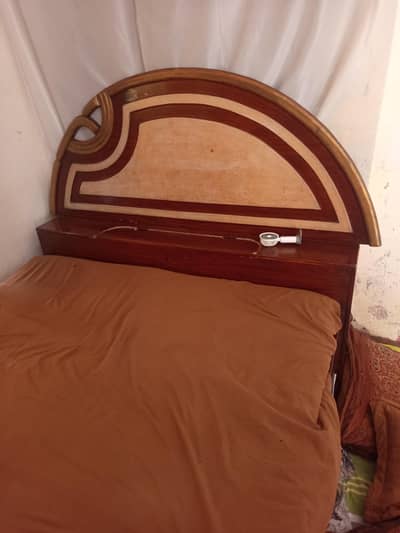7/10 condition. or size 5.5 feet width or 6.5 feet length