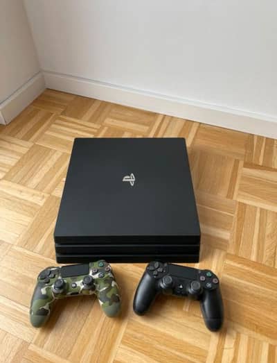 PS4 PRO (Jailbroken) (1TB) 10/10