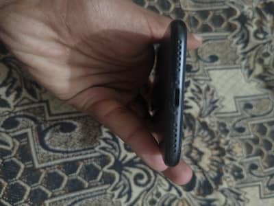 Apple iPhone 7