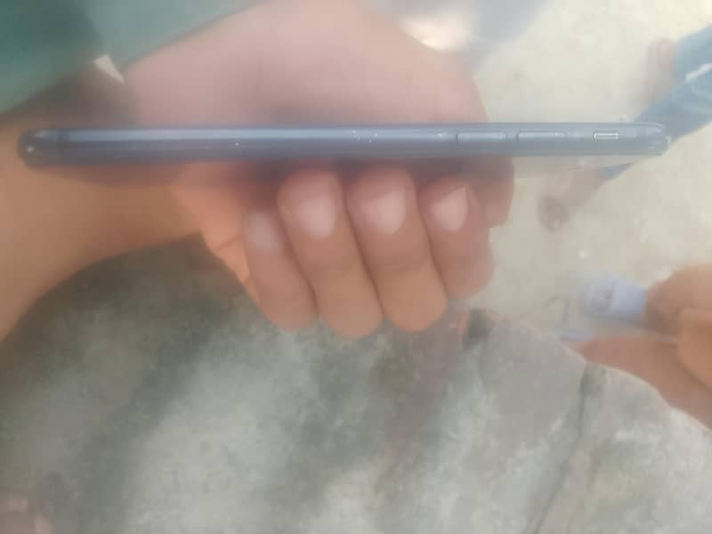 Apple iPhone 7 3