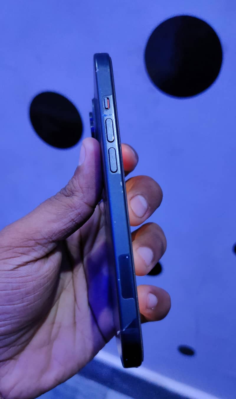 Apple iPhone 15 5