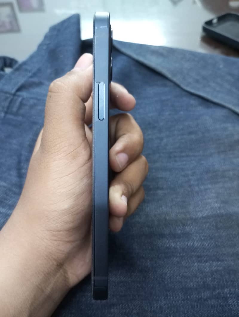 Apple iPhone 12 7