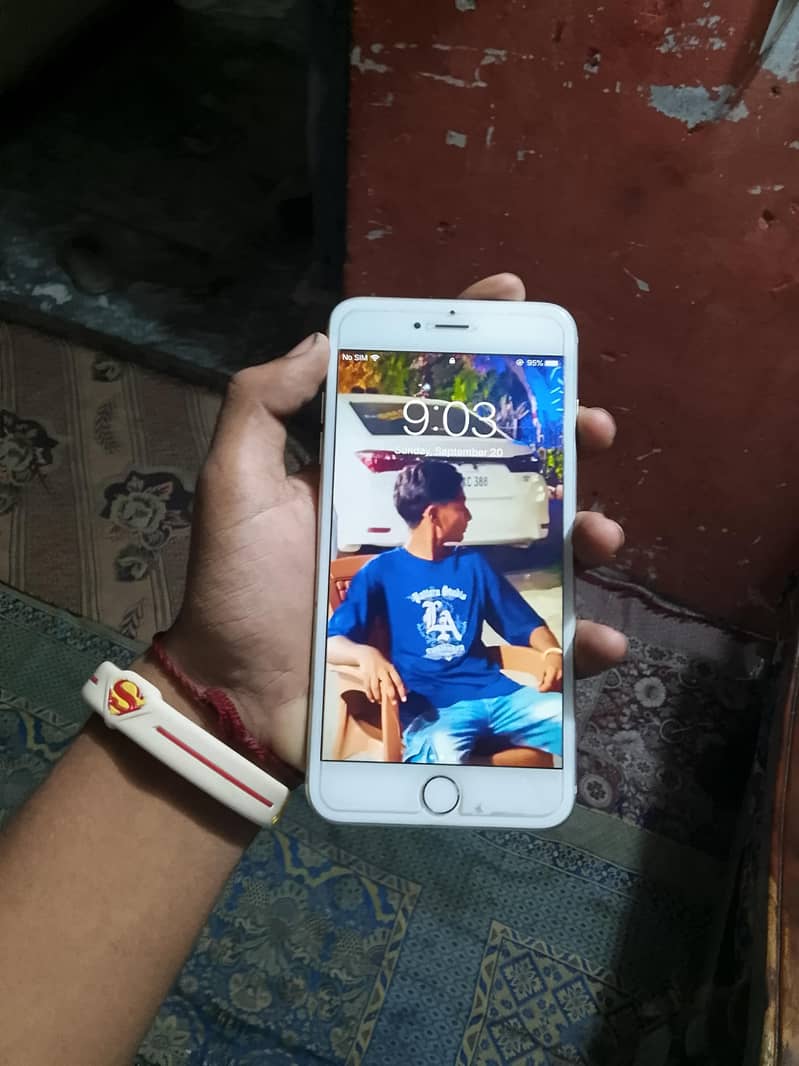 Apple iPhone 6 Plus 1