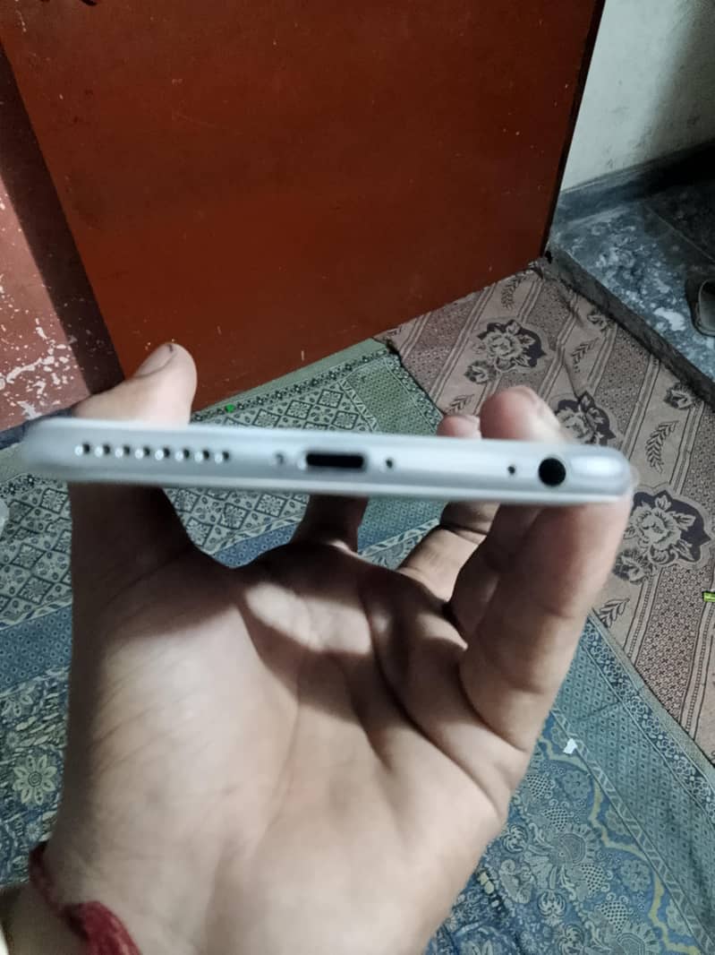 Apple iPhone 6 Plus 2