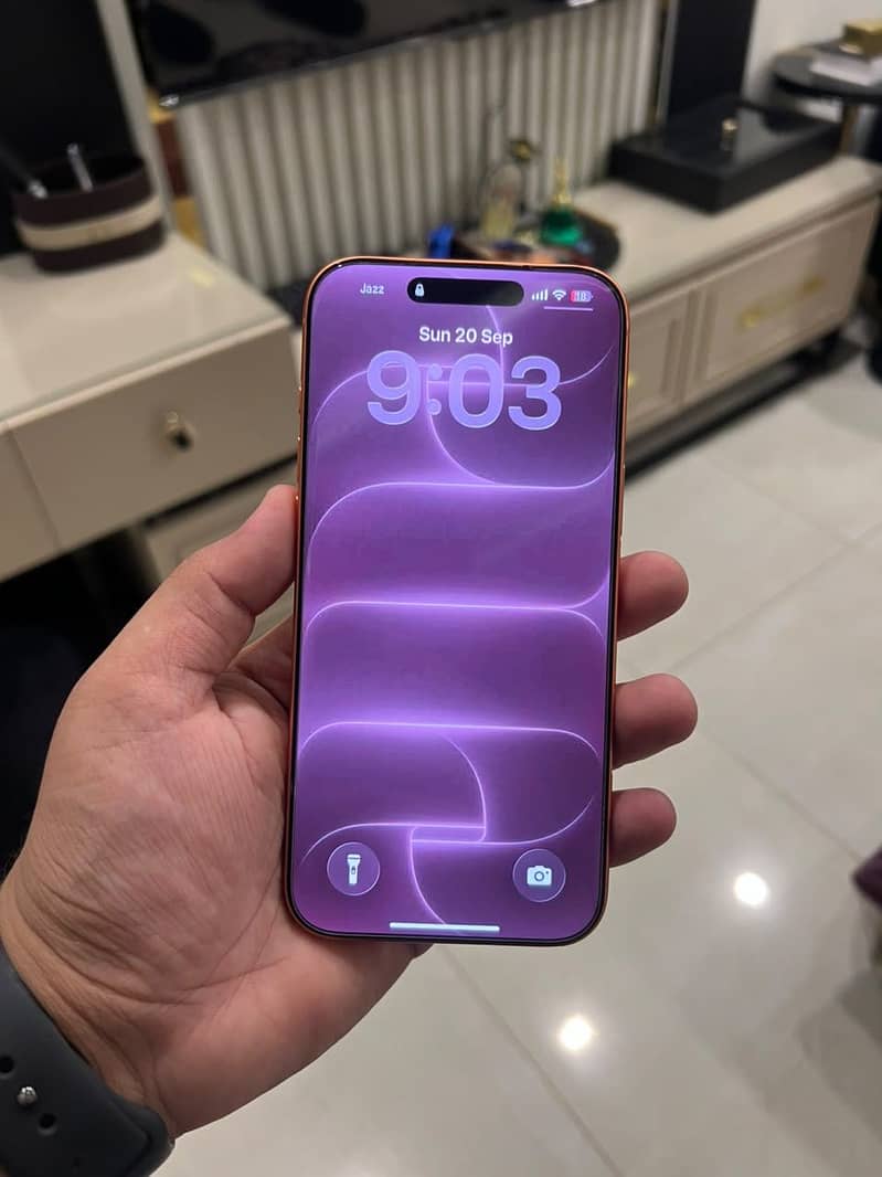 Apple iPhone 17 Pro Max 1