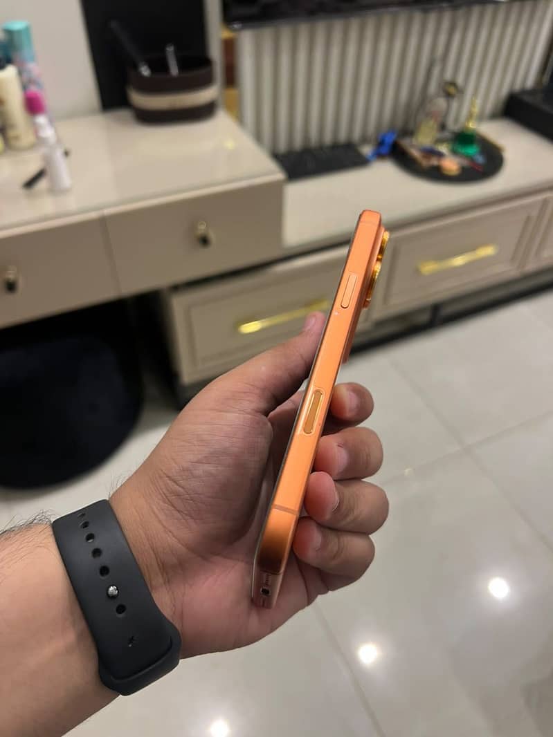Apple iPhone 17 Pro Max 2
