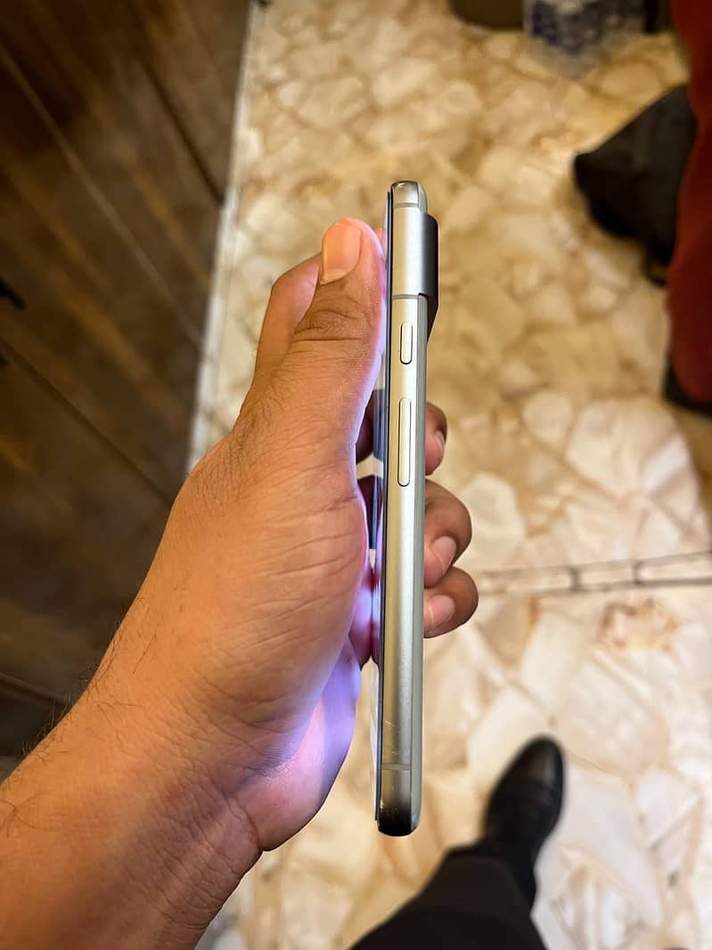 Google Pixel 8 5