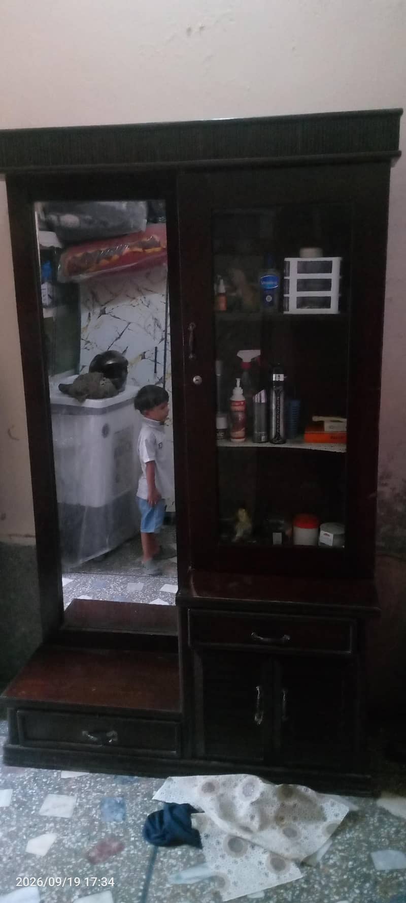 dressing Almari 1