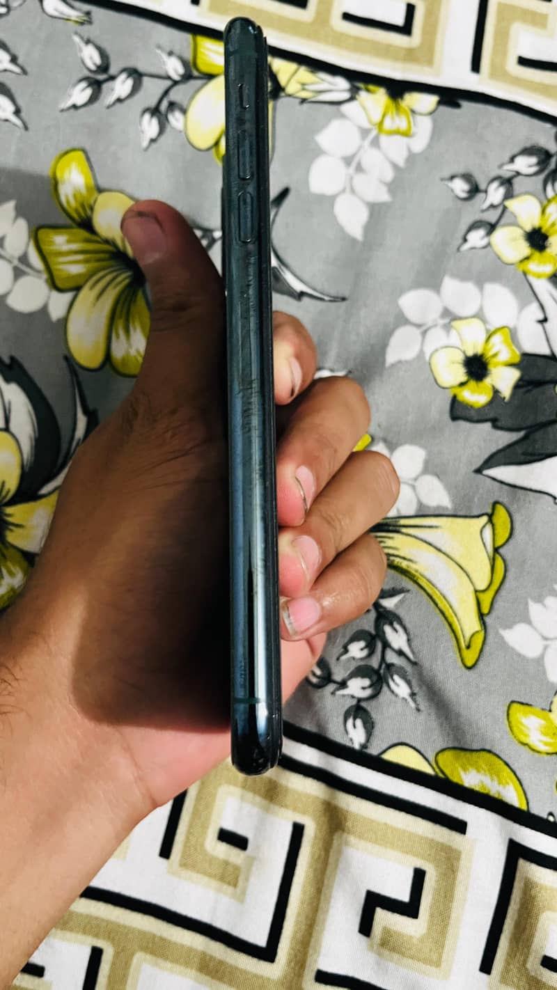 Apple iPhone 11 Pro Max 5