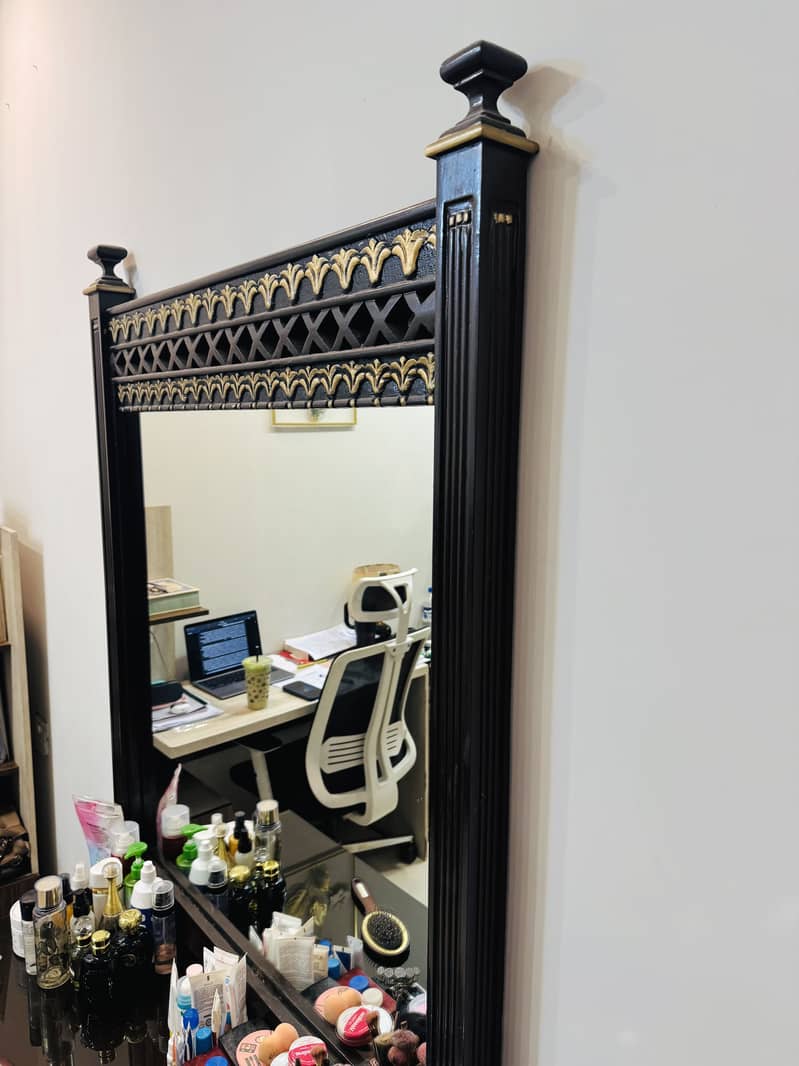 King Size Bed with Dressing Table 4