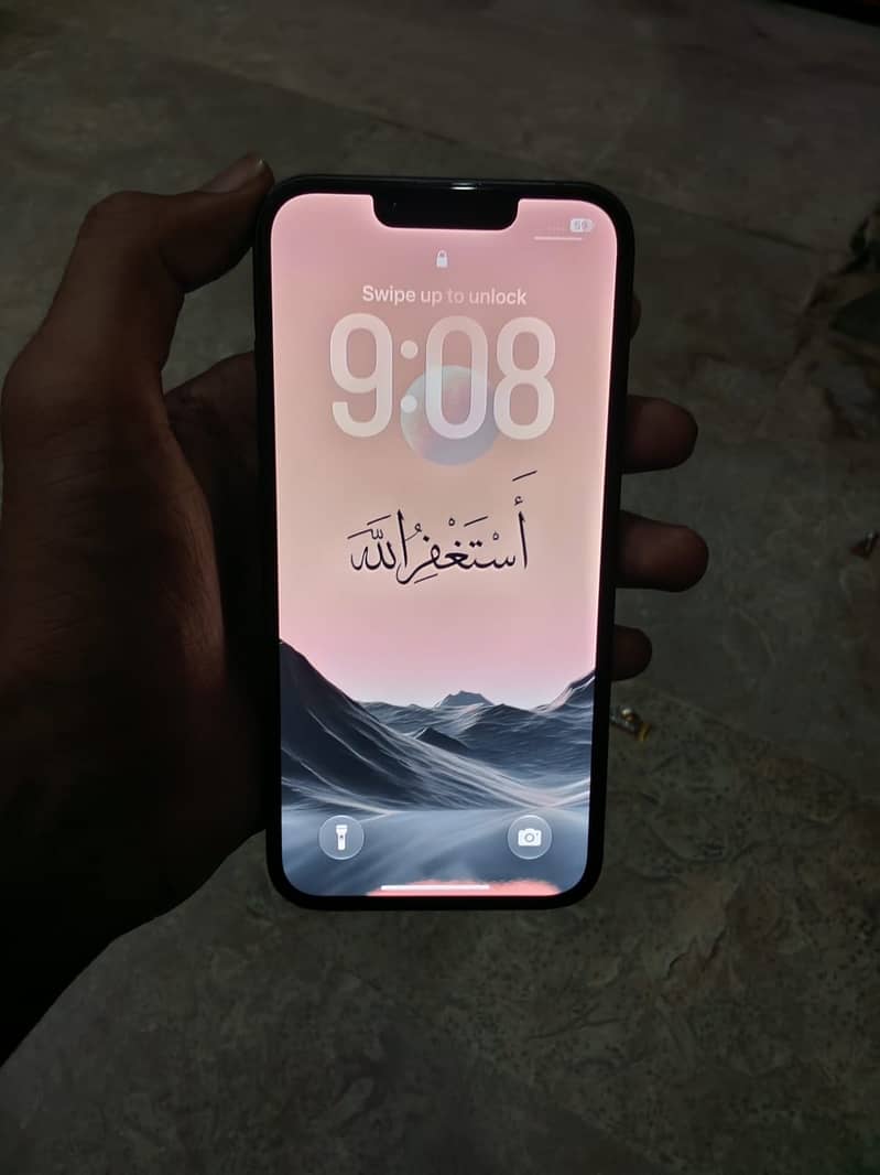 Apple iPhone 13 4