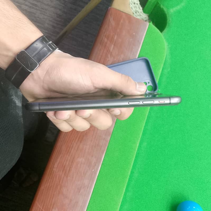 Apple iPhone 11 5