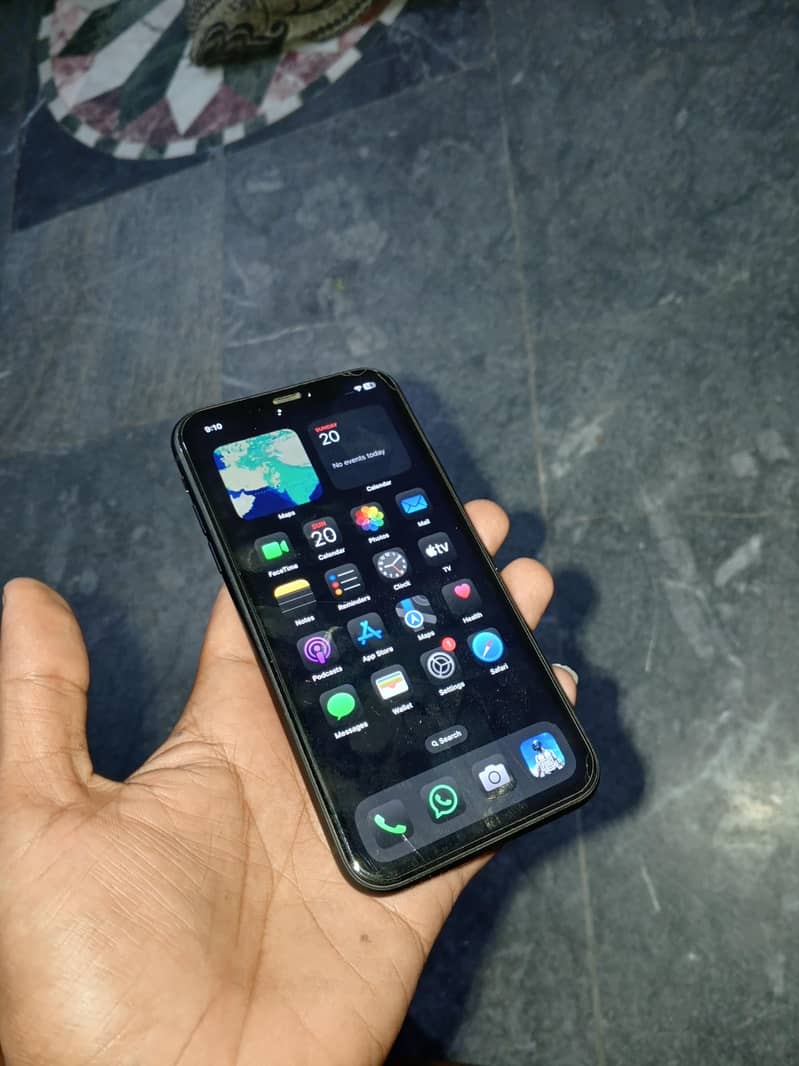 Apple iPhone XR 1